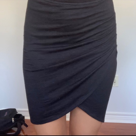 Aritzia Tyra Skirt - Picture 2 of 4